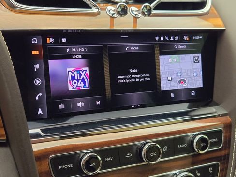 Certified 2021 Bentley Bentayga AWD/4WD image 39
