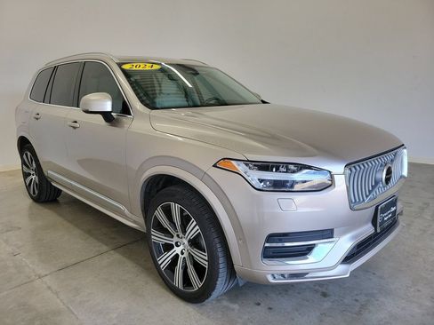 Used 2024 Volvo XC90 B5 Plus w/ Protection Package Premier AWD/4WD image 4