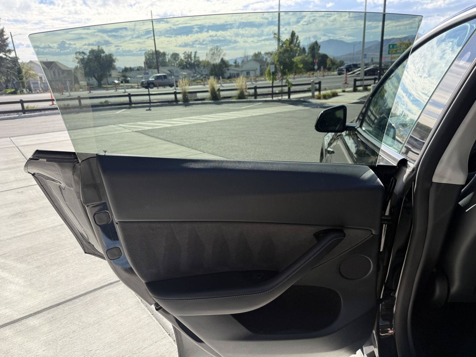 Used 2024 Tesla Model Y Long Range AWD/4WD image 14