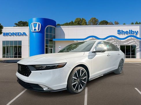 New 2025 Honda Accord Touring image 4