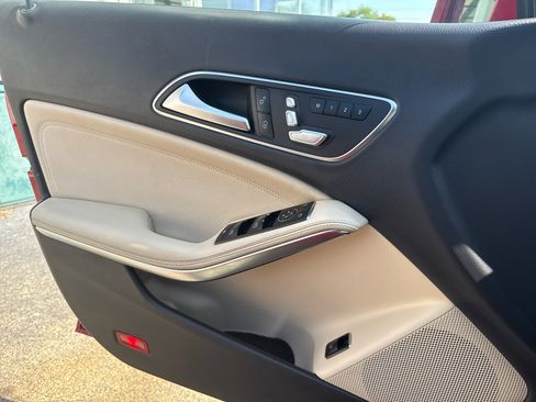 Used 2019 Mercedes-Benz CLA 250 4MATIC w/ Premium Package image 24