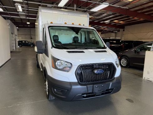 Used 2022 Ford Transit 350 DRW RWD image 7