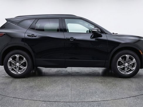 Used 2025 Chevrolet Blazer LT image 11