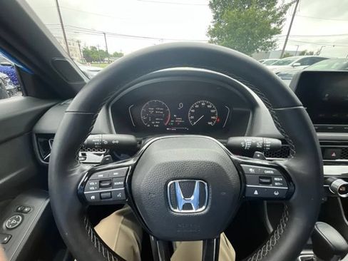 Used 2025 Honda Civic Sport image 40