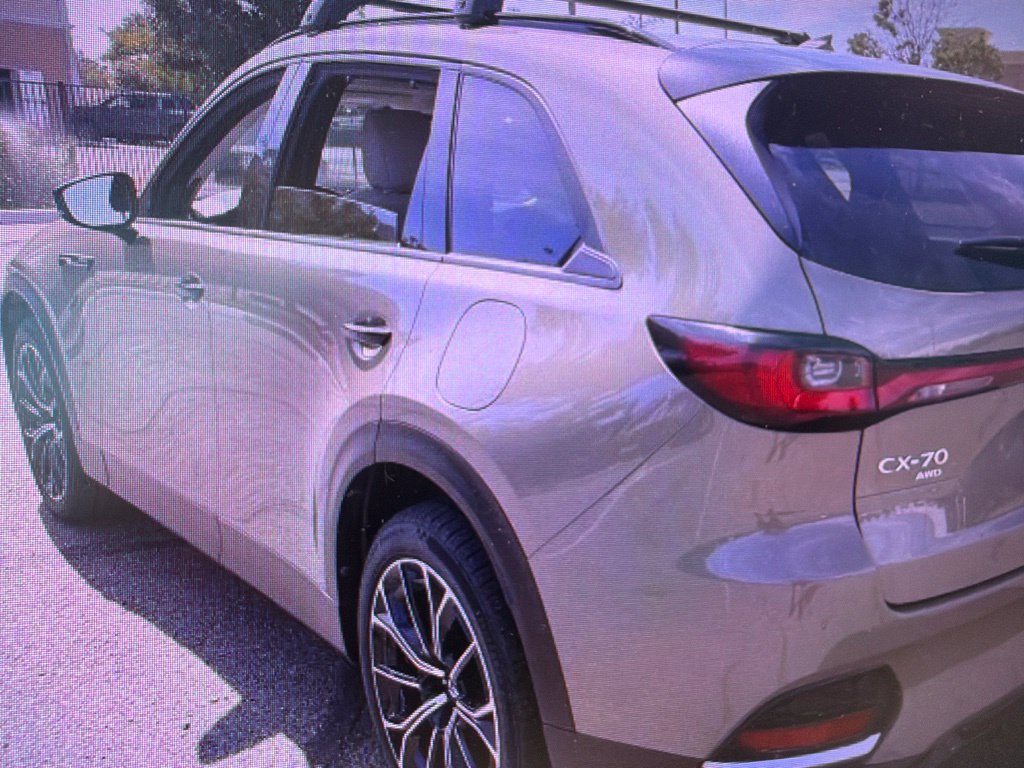 Used 2025 MAZDA CX-70 Plug-In Hybrid w/ Premium Pkg AWD/4WD image 3