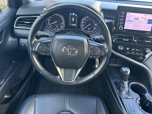 Used 2021 Toyota Camry SE FWD image 16