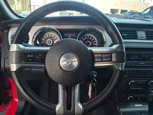 Used 2013 Ford Mustang Premium image 25