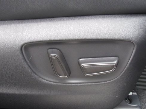 New 2025 Toyota Highlander Platinum image 22