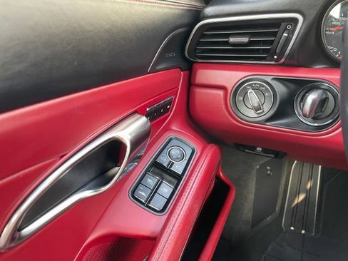 Used 2017 Porsche 911 Carrera 4S AWD/4WD image 31