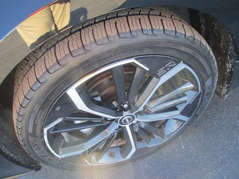 Used 2023 Nissan Altima 2.5 SR w/ SR Premium Package image 11