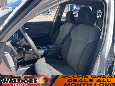 Used 2022 Nissan Rogue SV image 29