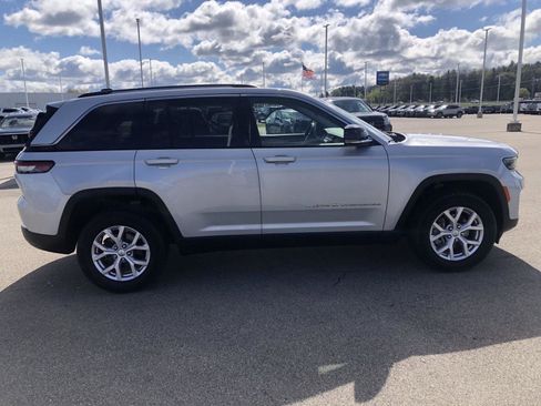 Used 2022 Jeep Grand Cherokee Limited AWD/4WD image 10