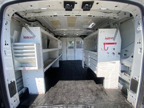 Used 2019 Ford Transit 250 130 Low Roof RWD image 7