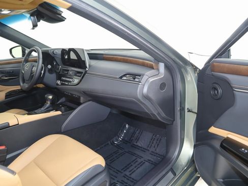 Used 2024 Lexus ES 350 w/ Premium Package image 44