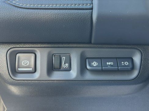 Used 2023 GMC Acadia Denali w/ Denali Ultimate Package AWD/4WD image 17