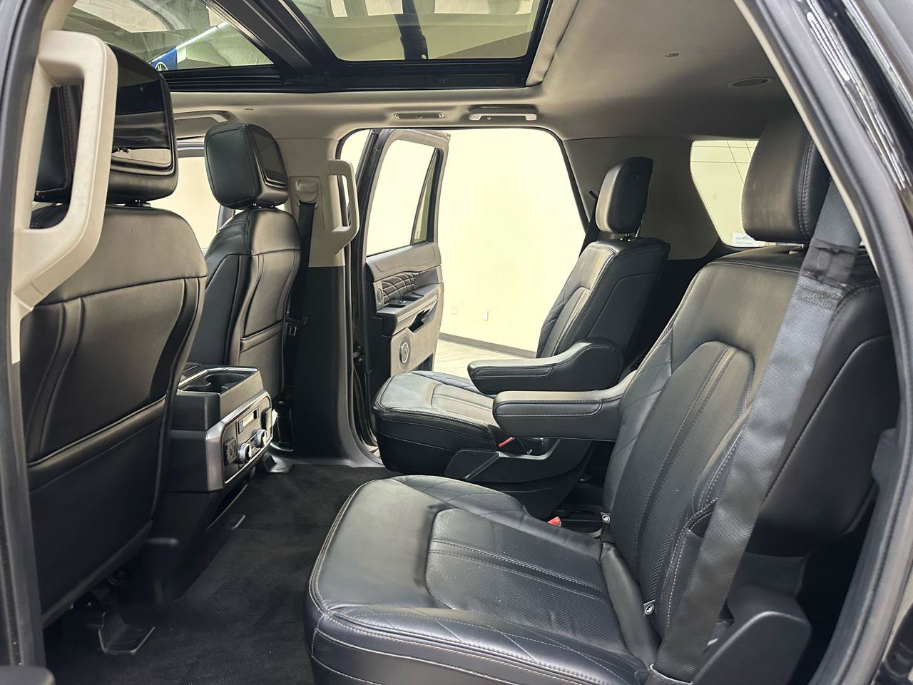 Used 2020 Ford Expedition Platinum AWD/4WD image 35