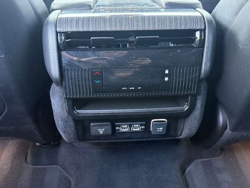 Used 2022 Jeep Wagoneer Series II AWD/4WD image 21