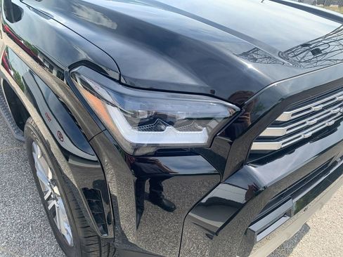 Used 2025 Toyota 4Runner Limited AWD/4WD image 35