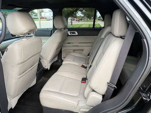 Used 2012 Ford Explorer XLT image 10