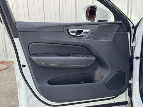 Used 2019 Volvo XC60 T5 R-Design w/ Protection Package image 39