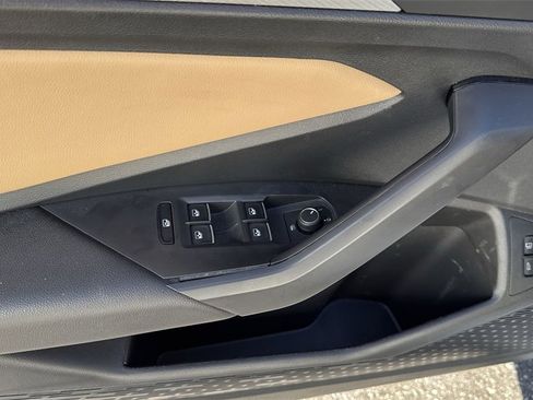 Used 2021 Volkswagen Jetta SE image 40