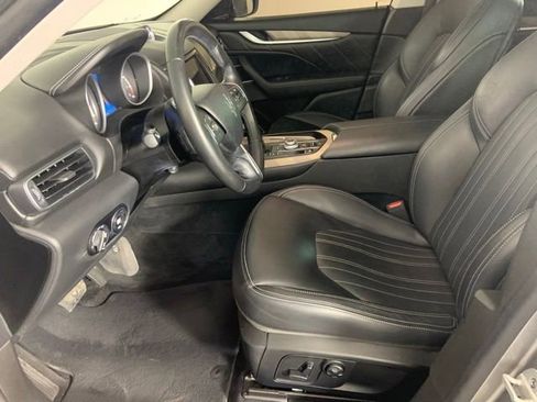 Used 2019 Maserati Levante GranLusso AWD/4WD image 23
