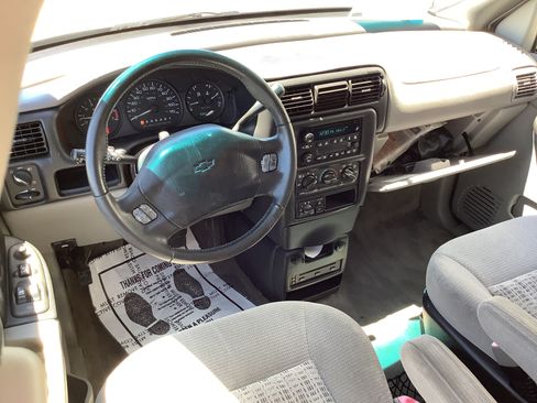 Used 2004 Chevrolet Venture LT AWD/4WD image 9