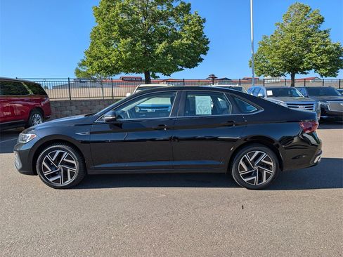 Used 2023 Volkswagen Jetta SEL image 2