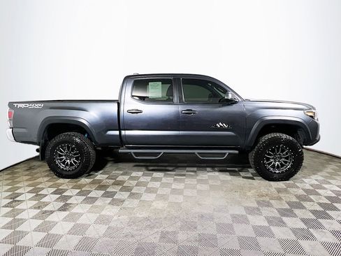 Certified 2022 Toyota Tacoma TRD Off-Road AWD/4WD image 9