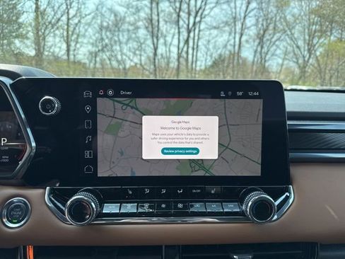 Used 2025 GMC Canyon AT4 image 16