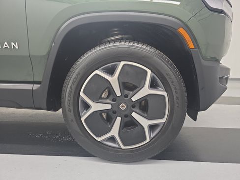 Used 2024 Rivian R1S Adventure AWD/4WD image 11