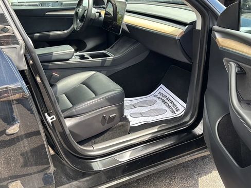 Used 2022 Tesla Model Y Long Range AWD/4WD image 16