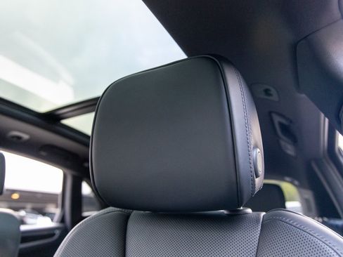 Certified 2025 Porsche Macan image 26