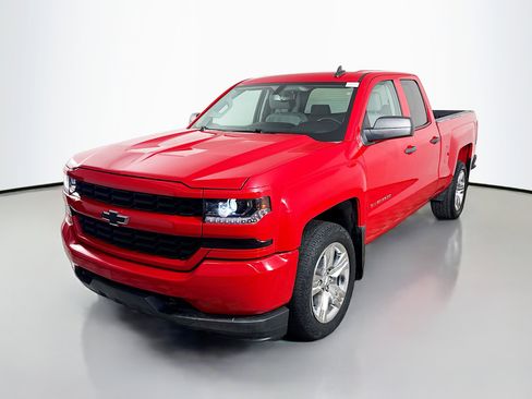 Used 2018 Chevrolet Silverado 1500 Custom w/ Custom Value Package AWD/4WD image 4