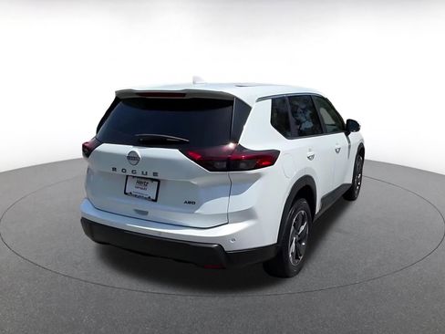 Used 2025 Nissan Rogue SV AWD/4WD image 14