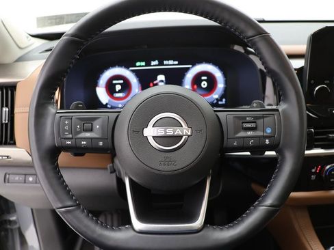 Used 2024 Nissan Pathfinder Platinum image 20