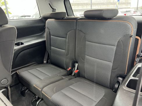 Used 2023 GMC Acadia AT4 image 25