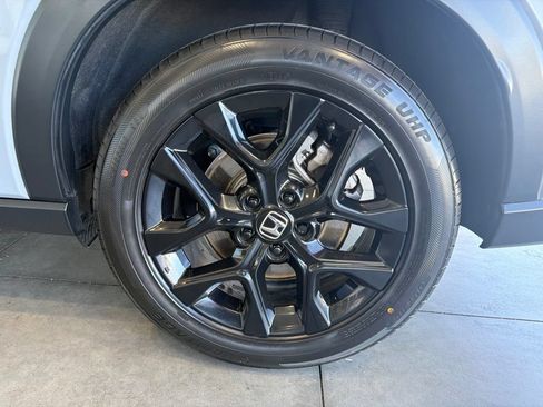 Used 2024 Honda HR-V Sport image 16