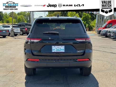 Certified 2025 Jeep Grand Cherokee Altitude AWD/4WD image 5