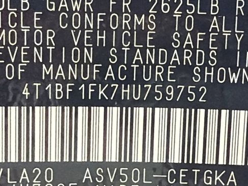 Used 2017 Toyota Camry XLE FWD image 32