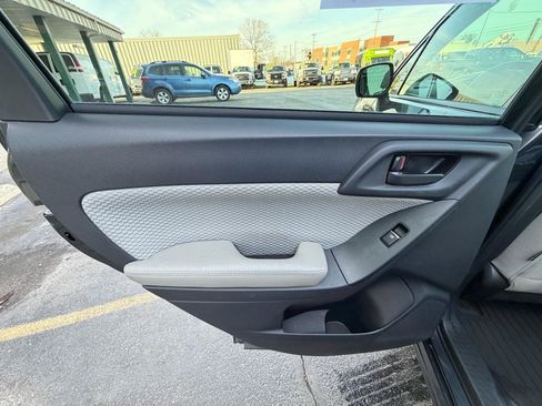 Used 2018 Subaru Forester 2.5i Premium w/ All-Weather Package image 13