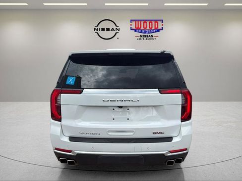 Used 2025 GMC Yukon XL Denali AWD/4WD image 3