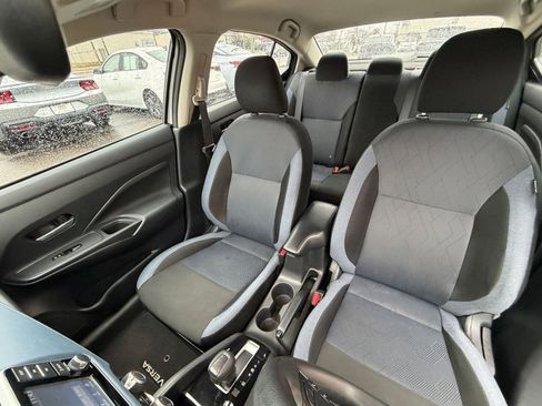 Used 2025 Nissan Versa SV image 31