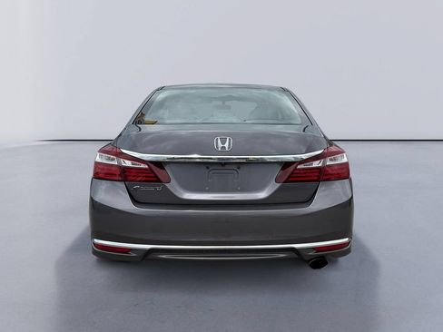 Used 2017 Honda Accord LX image 4