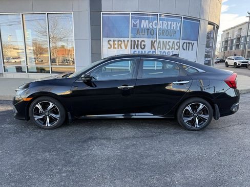 Used 2016 Honda Civic Touring image 9