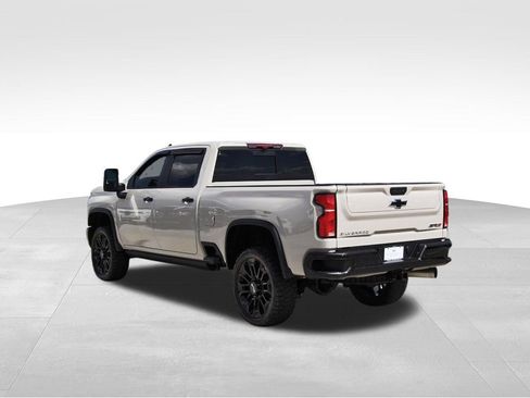 Used 2026 Chevrolet Silverado 2500 ZR2 AWD/4WD image 3