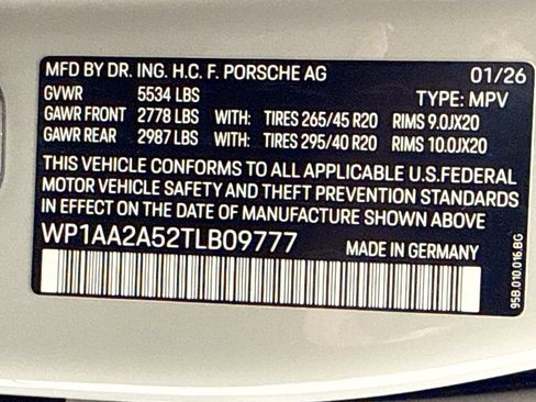 Used 2026 Porsche Macan AWD/4WD image 35