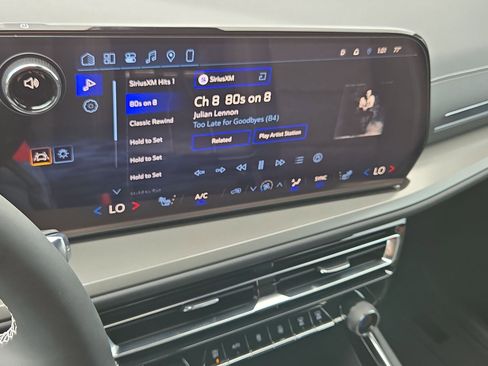 Certified 2026 Chevrolet Traverse LT w/ Midnight/Sport Edition image 17