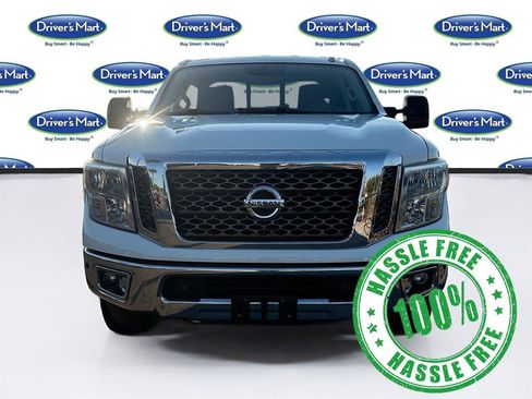 Used 2017 Nissan Titan SV image 2
