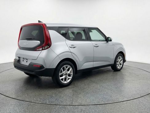 Used 2025 Kia Soul LX w/ LX Technology Package image 9